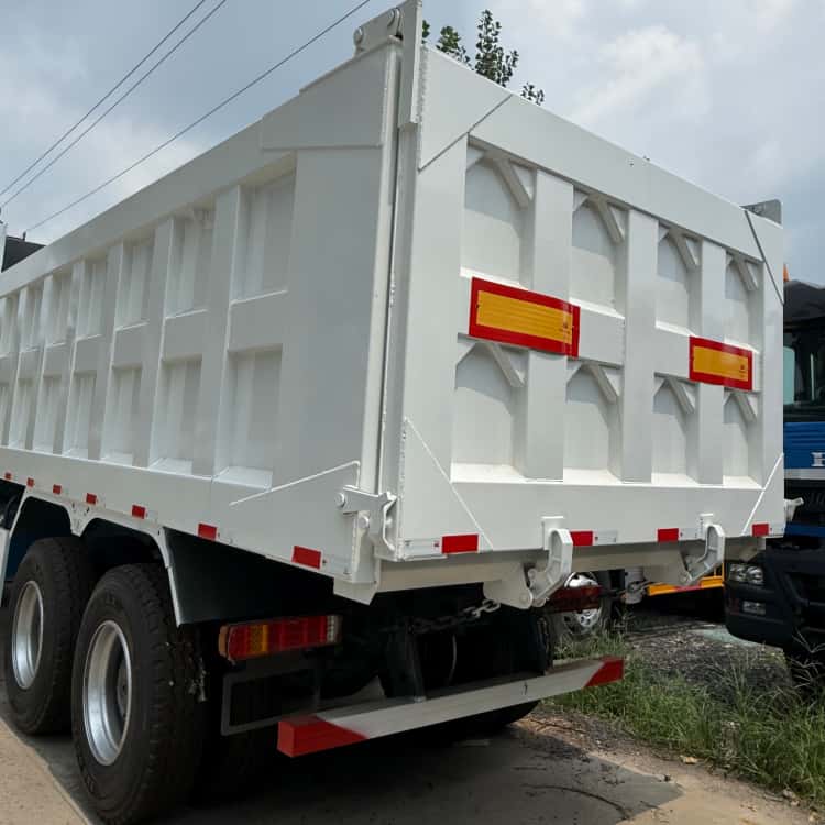Standardized Howo Reman Trucks Tipper Ten Tyre for Sale Price