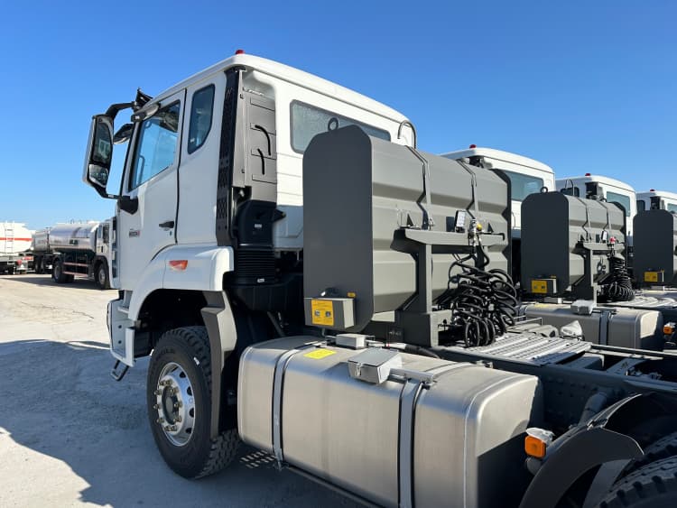 Howo NX Reman Tractor Trucks 6x4 for Sale