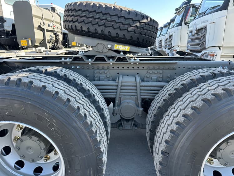 Howo NX Reman Tractor Trucks 6x4 for Sale