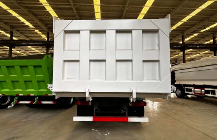 Understanding the Circular Economy of Heavy Remanufactured Trucks 4 Understanding the Circular Economy of Heavy Remanufactured Trucks
