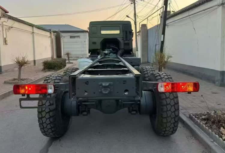 Reman Chassis Truck Sinotruk 375 8x4 for Sale 
